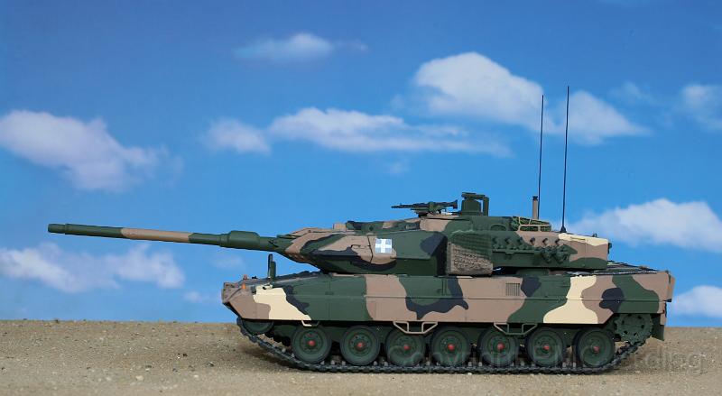 Leopard 2A6EX Griechenland HobbyBoss 1-35 Hellinger Othmar 02.jpg